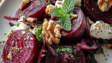 طريقة عمل سلطة البنجر مع جبن الفيتا والجوز