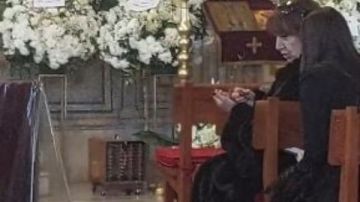 كل الملذات فانية.. حزن شقيقة فيروز خلال جنازة هلي الرحباني