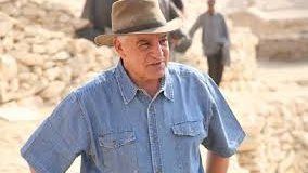 كنوز لا تقدر بثمن.. زاهي حواس يكشف أسرار مقبرة ملكية وذكريات لا تنسى مع عمر الشريف كنوز لا تقدر بثمن.. زاهي حواس يكشف أسرار مقبرة ملكية وذكريات لا تنسى مع عمر الشريف