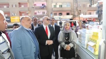 محافظ بني سويف يتفقد عددا من المخابز البلدية ومنافذ صرف المقررات التموينية محافظ بني سويف يتفقد عددا من المخابز البلدية ومنافذ صرف المقررات التموينية