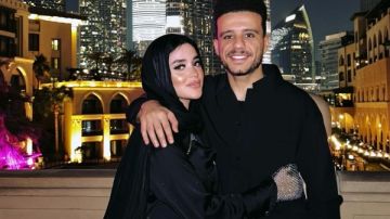 مصطفى فتحي يتغزل في زوجته بأحدث ظهور عقب كأس الأمم