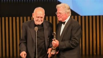 مهرجان القاهرة السينمائي ينعى الأسطورة بيلا تار: وداعا فيلسوف الصورة مهرجان القاهرة السينمائي ينعى الأسطورة بيلا تار: وداعا فيلسوف الصورة