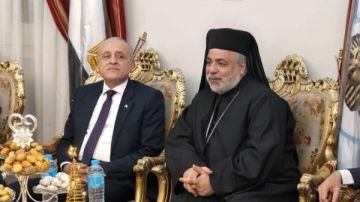 الأنبا عمانوئيل يستقبل محافظ الأقصر والوفد المرافق للتهنئة بعيد الميلاد