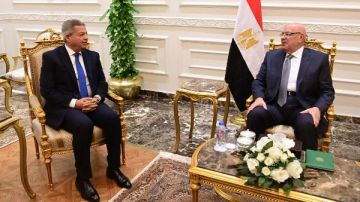 المستشار هشام بدوي يستقبل رئيس المجلس الأعلى للإعلام والوفد المرافق المستشار هشام بدوي يستقبل رئيس المجلس الأعلى للإعلام والوفد المرافق