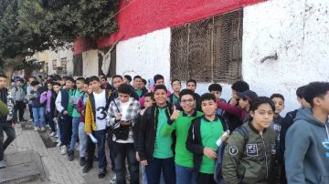 محافظ القاهرة يتفقد امتحانات الإعدادية للاطمئنان على توافر سبل راحة الطلاب