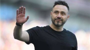 مستقبل دي زيربي مهدد في مارسيليا بعد الإقصاء الأوروبي