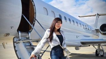 مي عمر تخطف الأنظار بصور جديدة من الطائرة