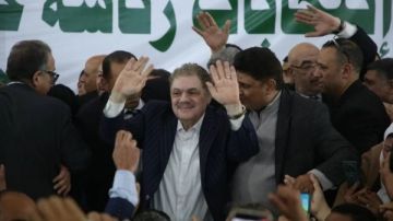 النائب محمد أبو العينين يهنئ السيد البدوي بـ رئاسة حزب الوفد