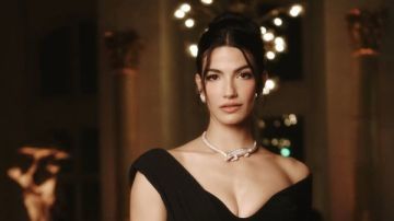 تارا عماد تخطف الأنظار بإطلالة أنيقة