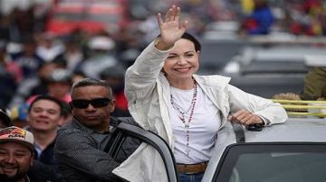 ترامب يلوح بخارطة سياسية جديدة لفنزويلا بقيادة كورينا ماتشادو فيديو