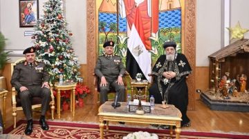 البابا تواضروس خلال استقباله وزير الدفاع: قواتنا المسلحة صاحبة تاريخ عريق صور البابا تواضروس خلال استقباله وزير الدفاع: قواتنا المسلحة صاحبة تاريخ عريق صور