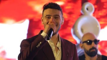 الشامي يرد على الجدل المثار بشأن طريقة مصافحته لـ نانسى عجرم الشامي يرد على الجدل المثار بشأن طريقة مصافحته لـ نانسى عجرم