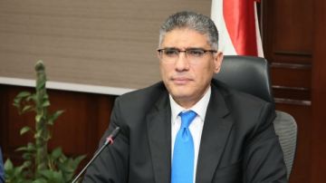 بالأسماء.. محافظ الجيزة يجري تغييرات لنواب رؤساء الأحياء والمراكز والمدن بالأسماء.. محافظ الجيزة يجري تغييرات لنواب رؤساء الأحياء والمراكز والمدن