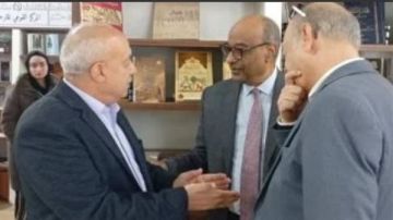 جولة تفقدية لمساعد وزير التعليم داخل جناح دار الكتب والوثائق الوطنية