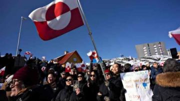 آلاف يتظاهرون في جرينلاند ضد ترامب: اجعلوا أمريكا ترحل