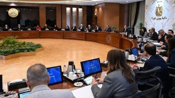 مدبولي يترأس اجتماعا لصندوق مصر السيادي لبحث تعظيم العوائد واستثمارات الدولة مدبولي يترأس اجتماعا لصندوق مصر السيادي لبحث تعظيم العوائد واستثمارات الدولة