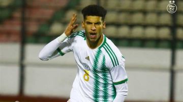 موهبة جزائرية تدخل حسابات الأهلي.. رمضاوي الخيار الجديد للهجوم.. اللاعب تحت السن ونادي برتغالي يهدد الصفقة