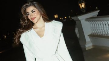 يارا السكري تخطف الأنظار بإطلالة راقية تجمع بين الكلاسيكية والعصرية صور