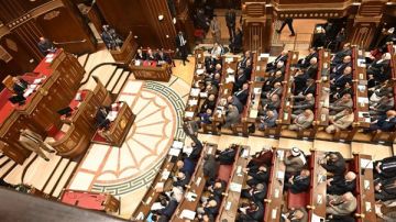 الشيوخ يبحث تشريعا لتنظيم استخدام الهاتف المحمول للأطفال حماية لصحتهم النفسية الشيوخ يبحث تشريعا لتنظيم استخدام الهاتف المحمول للأطفال حماية لصحتهم النفسية