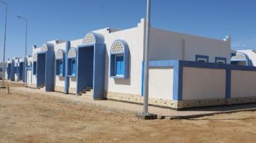بتكلفة 37 مليون جنيه..50 بيتا بدويا بقرية القصر في الواحات البحرية بتكلفة 37 مليون جنيه..50 بيتا بدويا بقرية القصر في الواحات البحرية