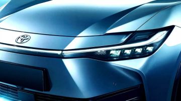 تويوتا تكشف عن سيارة كهربائية بنصف سعر كورولا