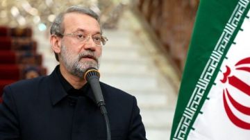 في ظل تهديدات ترامب والانفجارات الغامضة .. إيران تشير إلى استعدادها للتفاوض