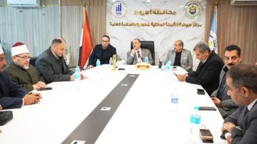 محافظ أسيوط يتابع غلق اللجان وبدء فرز الأصوات في جولة الإعادة