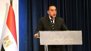 مدبولي: ملف التنمية البشرية وبناء الإنسان أولوية في استراتيجية الدولة مدبولي: ملف التنمية البشرية وبناء الإنسان أولوية في استراتيجية الدولة