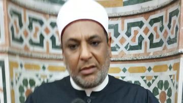 من داخل المسجد.. إمام بقنا يهنئ المسيحيين بأعياد الميلاد عبر مكبرات الصوت من داخل المسجد.. إمام بقنا يهنئ المسيحيين بأعياد الميلاد عبر مكبرات الصوت