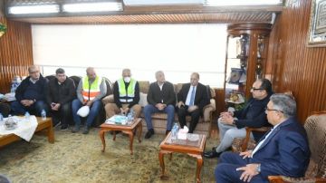 وزير قطاع الأعمال ومحافظ الدقهلية يتفقدان شركة الدلتا للأسمدة والصناعات الكيماوية بطلخا