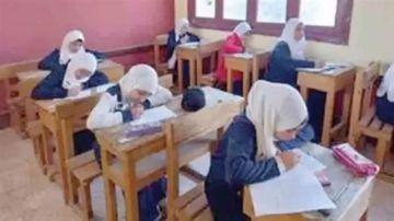 انتهاء امتحانات الفصل الدراسى الأول لطلاب الابتدائى والإعدادى بالجيزة اليوم