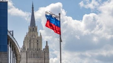 حطام طائرة مسيرة يتسبب في اندلاع حريق بشركتين بمنطقة كراسنودار الروسية حطام طائرة مسيرة يتسبب في اندلاع حريق بشركتين بمنطقة كراسنودار الروسية