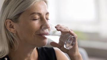 دراسة تحذر: النترات في مياه الشرب واللحوم المصنعة قد تزيد خطر الإصابة بالخرف