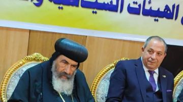 محافظ بورسعيد يزور الكاتدرائية ليشارك الإخوة الأقباط احتفالات عيد الميلاد المجيد شاهد محافظ بورسعيد يزور الكاتدرائية ليشارك الإخوة الأقباط احتفالات عيد الميلاد المجيد شاهد