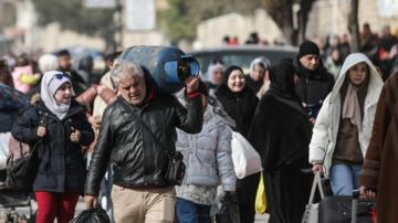 محافظ حلب: نطلب من النازحين عدم العودة لحيي الشيخ مقصود والأشرفية حاليا محافظ حلب: نطلب من النازحين عدم العودة لحيي الشيخ مقصود والأشرفية حاليا