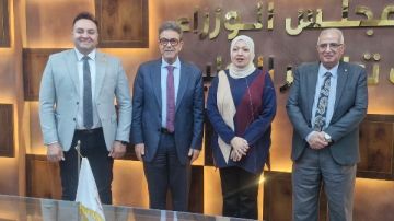 نقيب البيطريين يلتقى أمين صندوق تطوير التعليم لمناقشة مشروع جامعة الغذاء