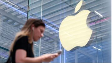 هل يموت الهاتف الذكي أمام الـAI؟ إجابة صادمة! هل يموت الهاتف الذكي أمام الـAI؟ إجابة صادمة!