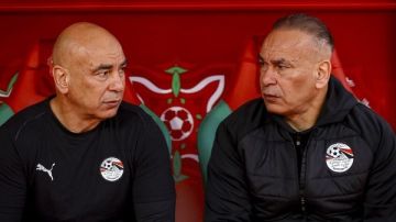 بسبب صلاح وحسام حسن.. حرب كلامية بين وائل جمعة ونجوم الأهلي