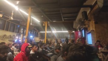 رغم الصقيع.. احتشاد آلاف المواطنين على مقاهي جنوب سيناء لتشجيع المنتخب