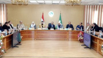 محافظ الشرقية يعلن الطوارئ قبل الدراسة ورمضان: حملات مكثفة ونظافة شاملة بمحيط المدارس