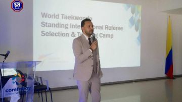 محمد شعبان ومسؤولو الاتحاد العالمي للتايكوندو يحاضرون في معسكر الحكام بكولومبيا محمد شعبان ومسؤولو الاتحاد العالمي للتايكوندو يحاضرون في معسكر الحكام بكولومبيا