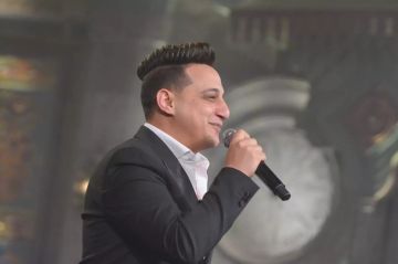 مطرب مصري شهير يعلن اعتزاله الغناء بصورة مفاجئة