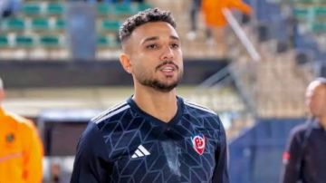 هادي رياض يجري غدا الكشف الطبي تمهيدا لتوقيع عقود انتقاله للنادي الأهلي