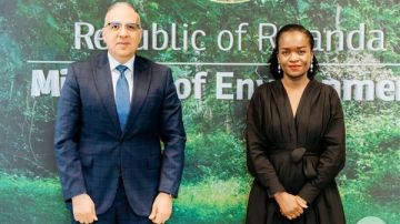 وزير الري يبحث مع وزيرة البيئة الرواندية تعزيز التعاون في مجال الموارد المائية