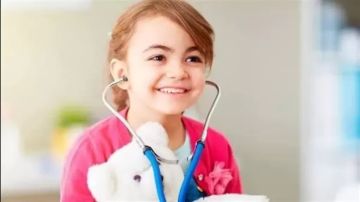 أستاذ علم نفس تربوي: تقمص الطفل للسلوكيات مؤشر صحي إذا دعم نموه النفسي والمعرفي