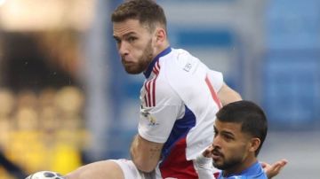 الشارقة يضرب النصر برباعية في الدوري الإماراتي