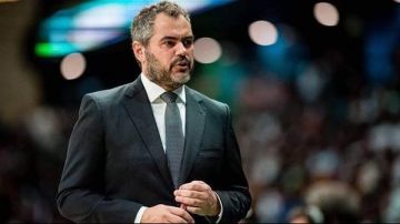 رسميا.. أوجستي بوش يتولى القيادة الفنية لمنتخب مصر لكرة السلة