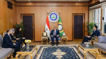 محافظ الدقهلية يبحث مع المدير التنفيذي لهيئة الفولبرايت بمصر سبل التعاون المشترك محافظ الدقهلية يبحث مع المدير التنفيذي لهيئة الفولبرايت بمصر سبل التعاون المشترك