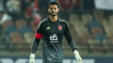 محمد الشناوي على رادار ناد تركي.. والأهلي المصري يرد