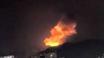 انفجارات تهز أكبر ميناء بحري في فنزويلا وتحليق مكثف للطائرات فوق كاراكاس انفجارات تهز أكبر ميناء بحري في فنزويلا وتحليق مكثف للطائرات فوق كاراكاس